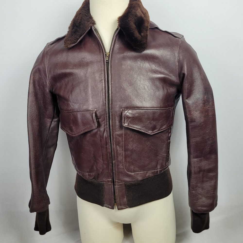 Golden Bear Vintage 60s / 70s Front Quarter Horse Medium Leather Coat(See Meas.)